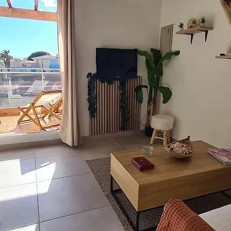 2 Personnes A La Marina Avec Superbe Vue - Terrasse Et Parking Prive *